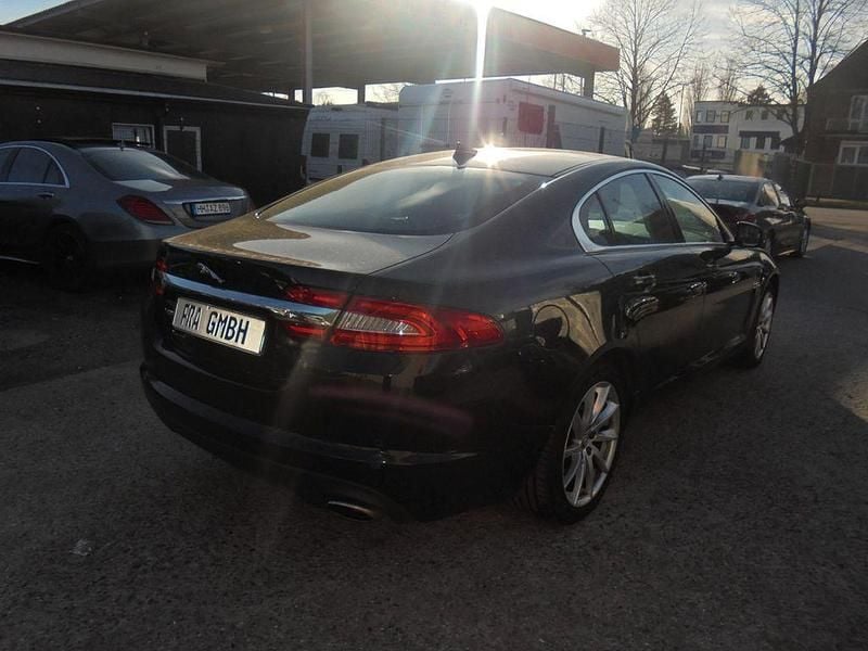 Second-hand Jaguar XF 200 CP (147 kW) 2013 Negru Berlinǎ