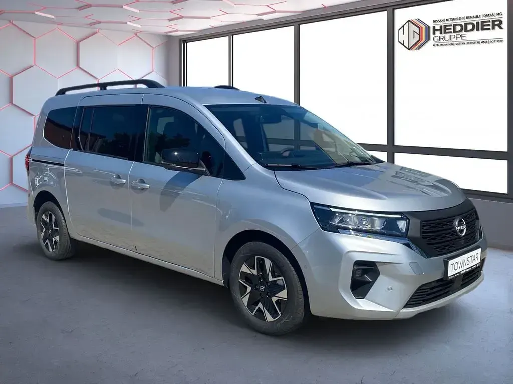 Neu Nissan Townstar 360º 131 PS (96 kW) 2026 Silber Van / Kleinbus
