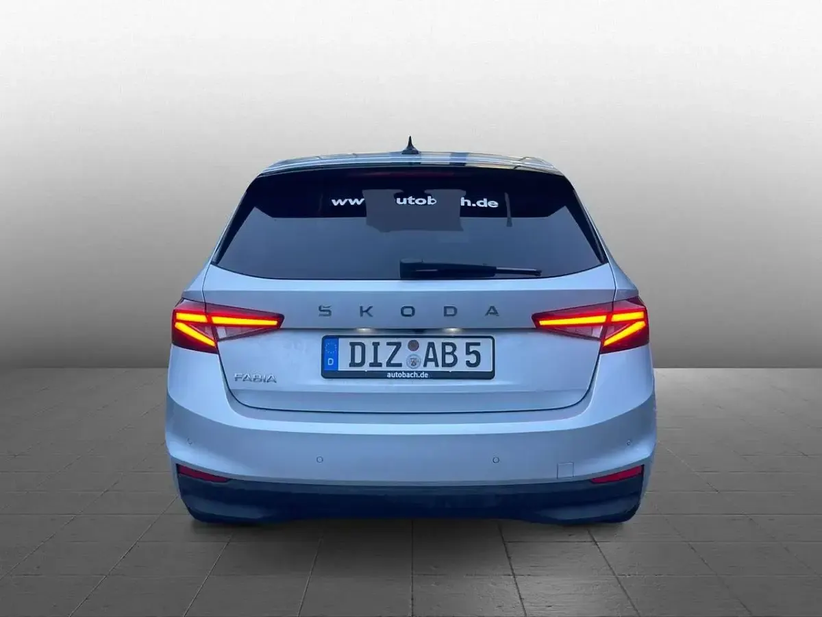 Gebraucht Skoda Fabia Tour 95 PS (69 kW) 2025 Brillantsilber metallic Limousine