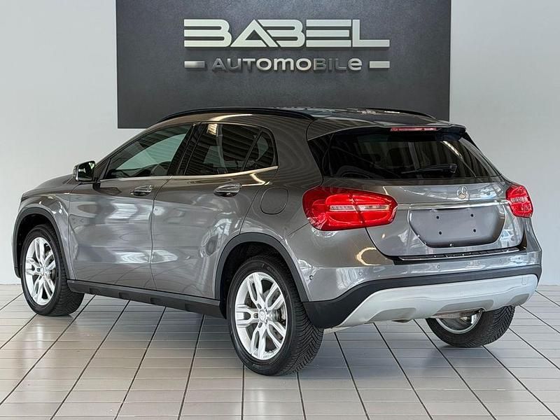 Gebraucht Mercedes GLA220 177 PS (130 kW) 2016 Mountaingrau SUV