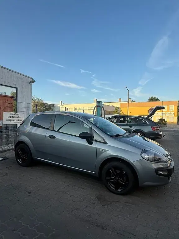 Gebraucht Fiat Punto Evo 77 PS (56 kW) 2011 Grau Kleinwagen