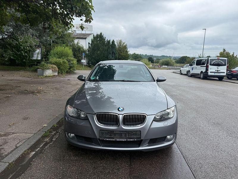 Gebraucht BMW 325 Sport Line 218 PS (160 kW) 2006 Grau Coupé