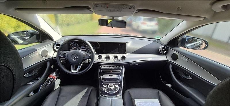 Gebraucht Mercedes E220 194 PS (142 kW) 2016 Schwarz Kombi