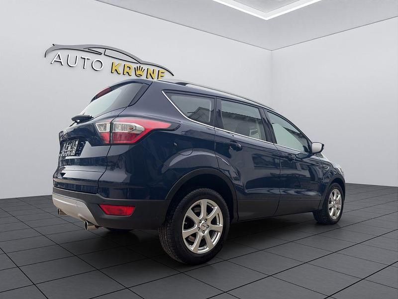Gebraucht Ford Kuga 120 PS (88 kW) 2017 Blau SUV