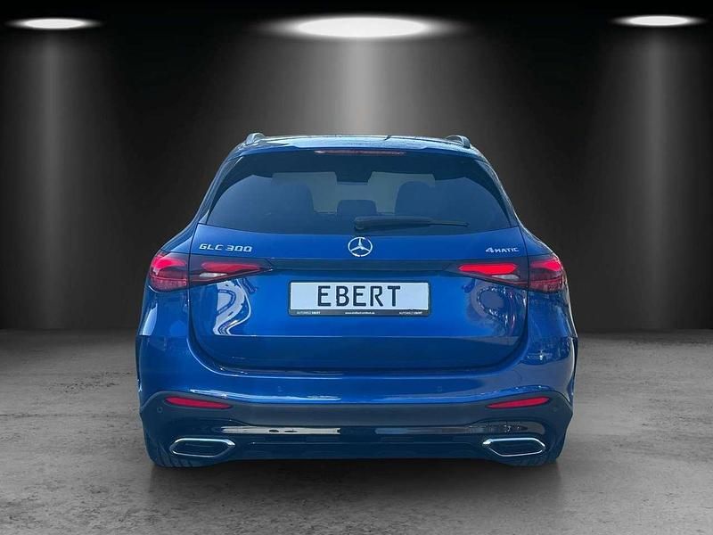 Gebraucht Mercedes GLC300 AMG 258 PS (189 kW) 2023 Spektralblau SUV