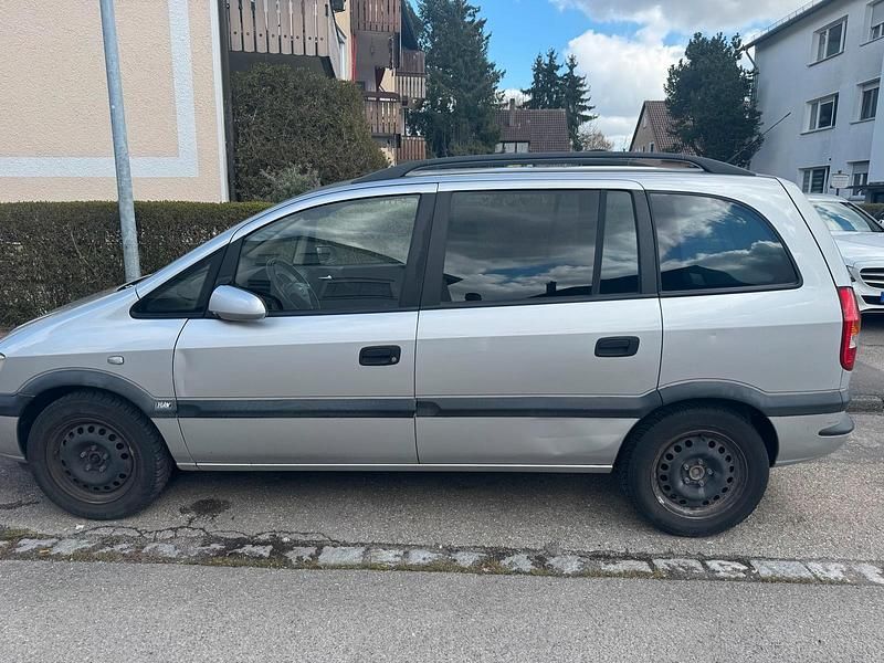Gebraucht Opel Zafira 147 PS (108 kW) 2002 Grau Van / Kleinbus