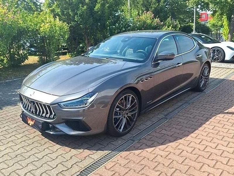 Grau Gebraucht 2020 Maserati GranSport Limousine | 51.170 € - Bild 1/4