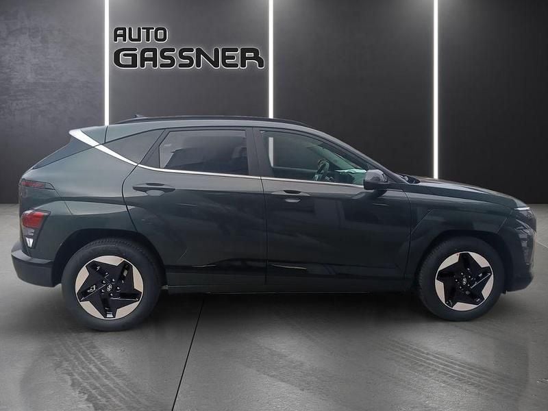 Neu Hyundai Kona Prime 150 kW (204 PS) 2025 Grün SUV