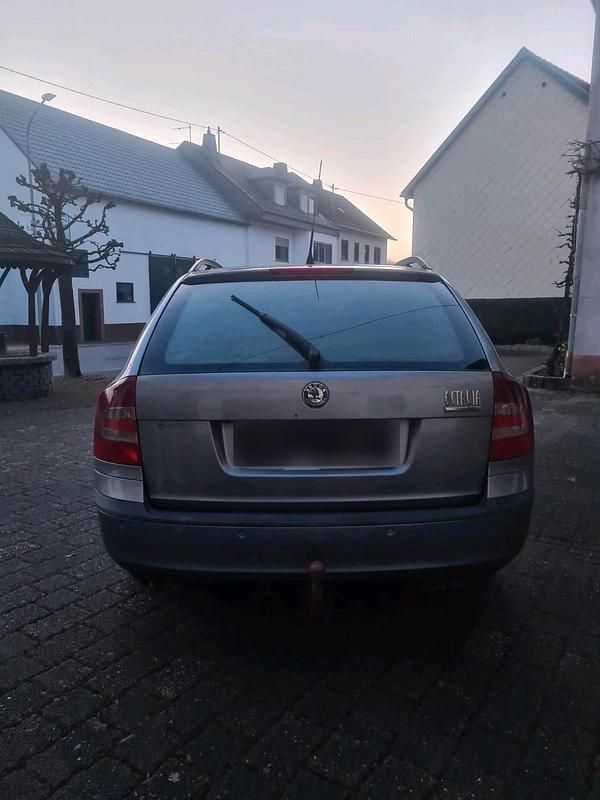 Gebraucht Skoda Octavia 105 PS (77 kW) 2006 Blau Kombi