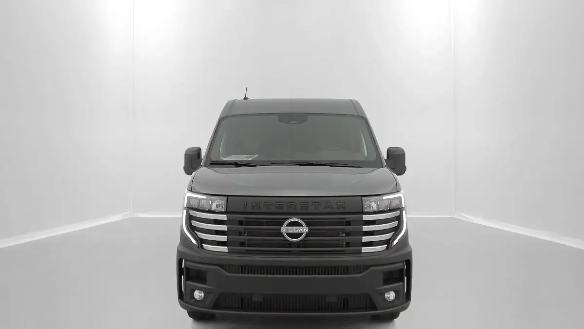 Gebraucht Nissan Interstar Tekna 150 PS (110 kW) 2024 (gris urban) Van