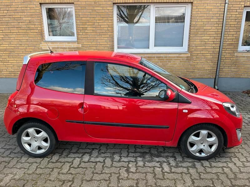 Gebraucht Renault Twingo 75 PS (55 kW) 2009 Rot Kleinwagen