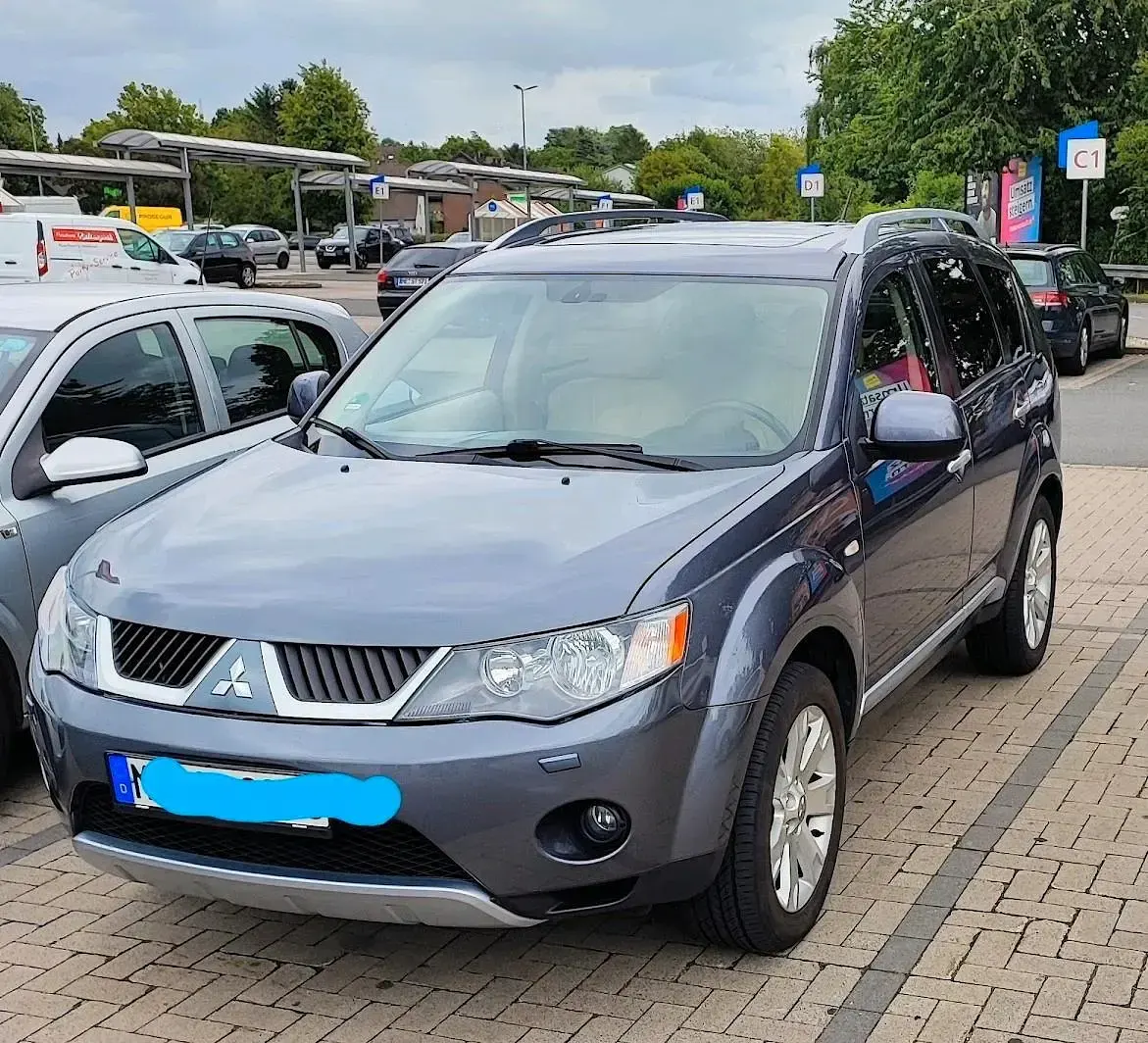Gebraucht Mitsubishi Outlander 170 PS (125 kW) 2009 Grau SUV