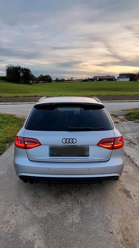 Gebraucht Audi A4 143 PS (105 kW) 2012 Silber Kombi