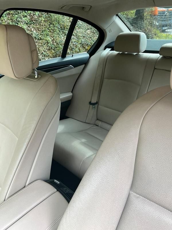 Gebraucht BMW 523 204 PS (150 kW) 2011 Grau Limousine