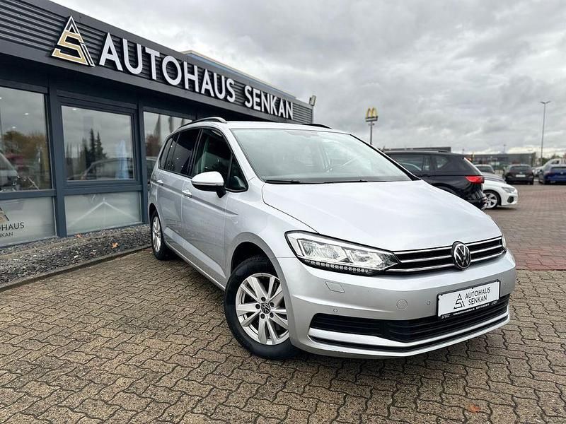 Silber Gebraucht 2022 VW Touran Comfortline Van / Kleinbus | 23.390 € (Guter Preis) - Bild 1/4