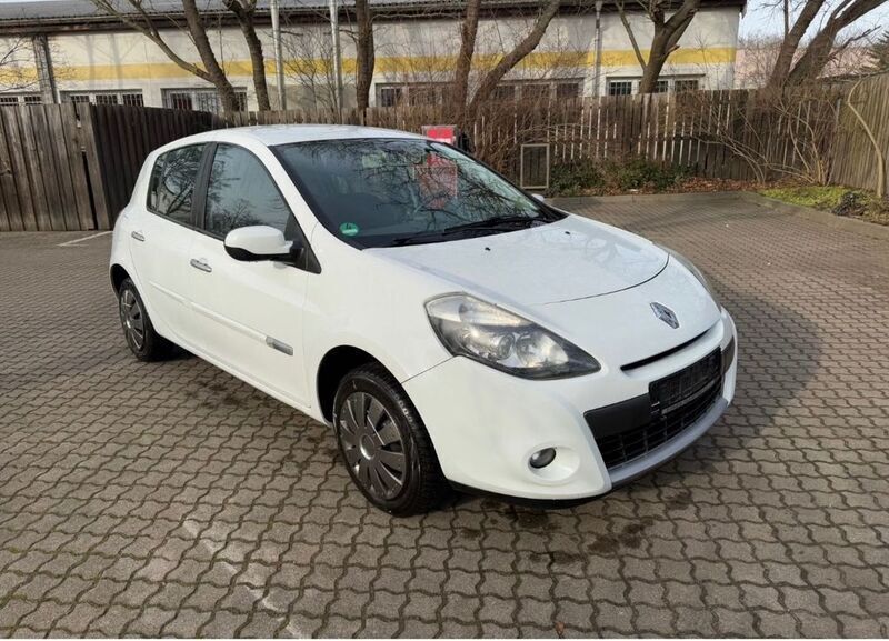 Gebraucht Renault Clio II Dynamique 75 PS (55 kW) 2009 Weiß Limousine
