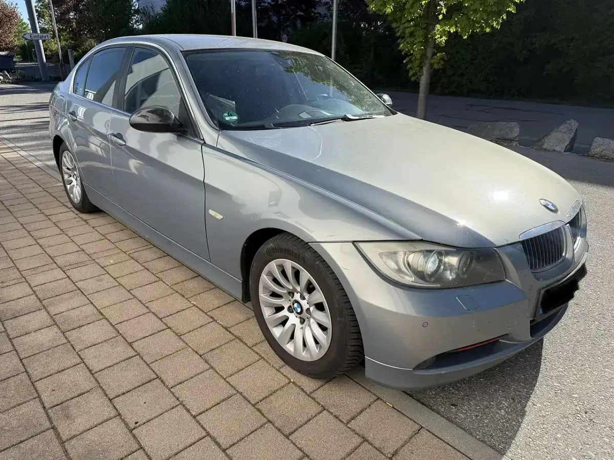 Gebraucht BMW 325 Advantage 218 PS (160 kW) 2009 Limousine