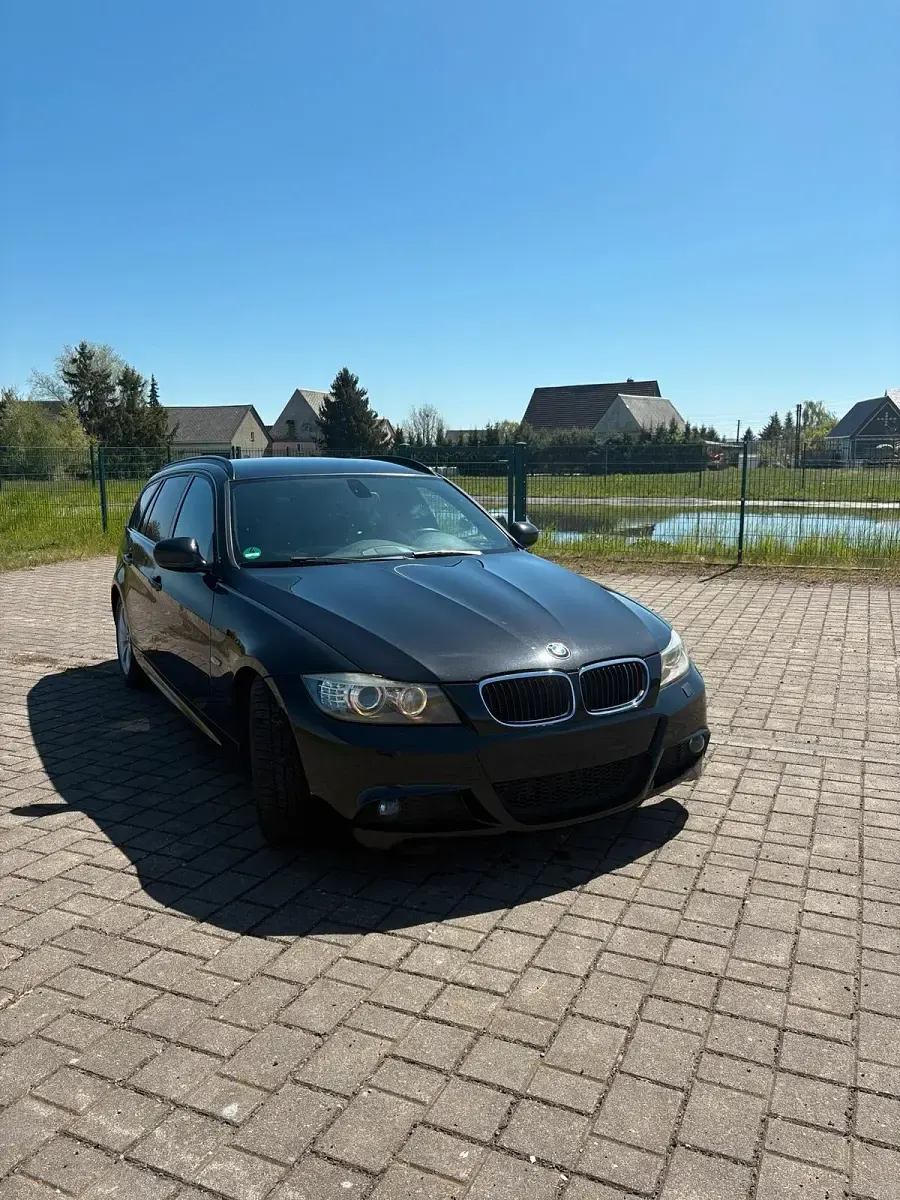 Gebraucht BMW 320 M Sport 170 PS (125 kW) 2011 Schwarz Kombi