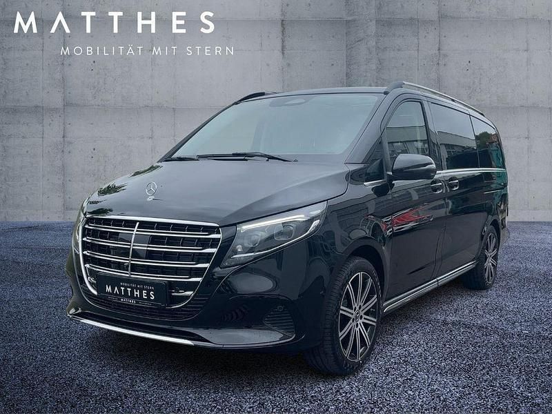 Schwarz Gebraucht 2025 Mercedes V300 Exclusive Van / Kleinbus | 96.713 € (Fairer Preis) - Bild 1/4