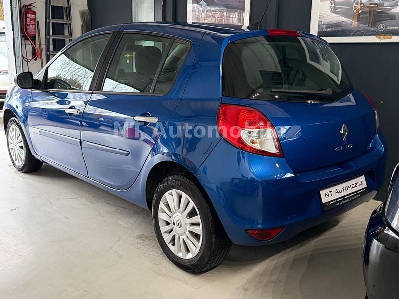 Gebraucht Renault Clio III Dynamique 75 PS (55 kW) 2011 Blau Kleinwagen
