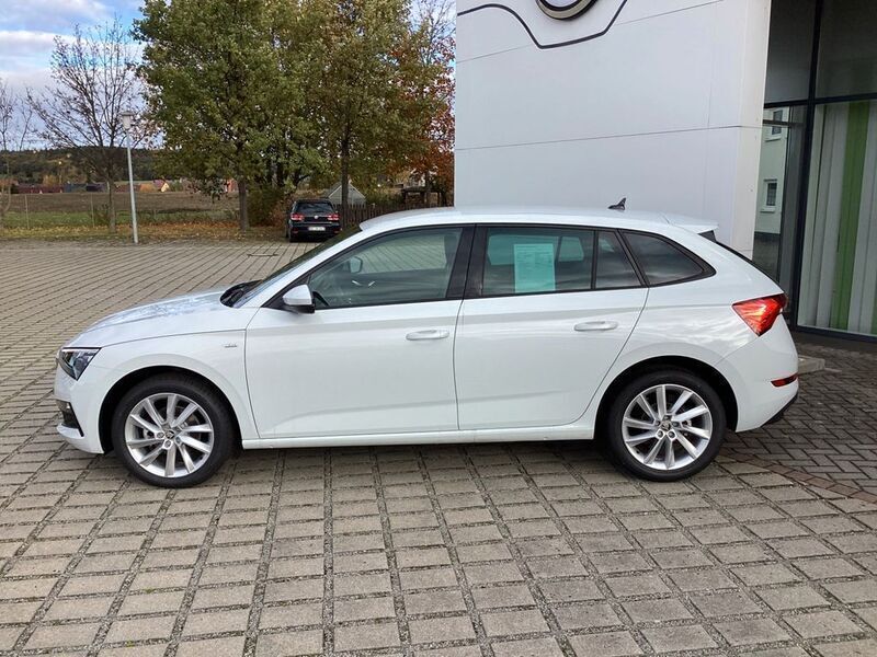 Gebraucht Skoda Scala Tour 150 PS (110 kW) 2024 Weiß Kleinwagen