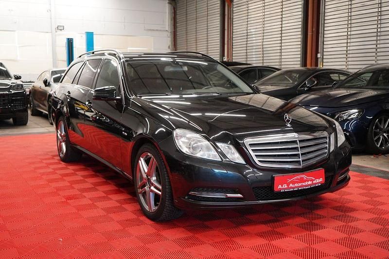 Gebraucht Mercedes E220 170 PS (125 kW) 2010 Schwarz Limousine