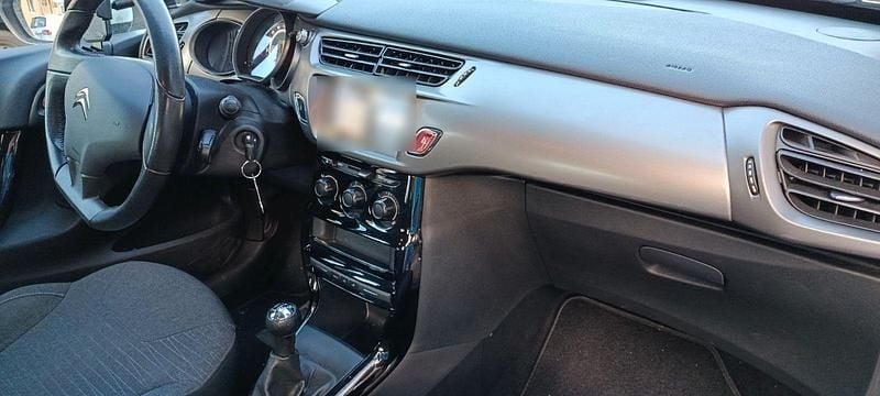 Gebraucht Citroën C3 Attraction 68 PS (50 kW) 2016 Weiß Kleinwagen