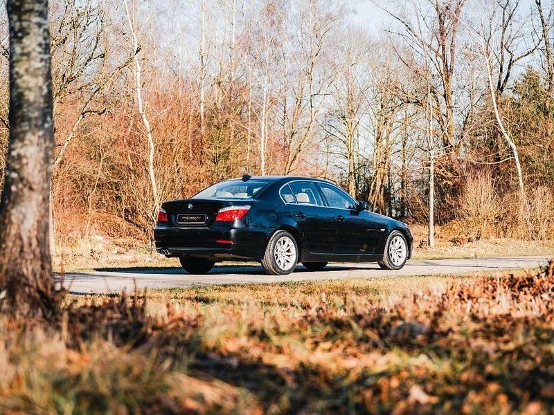 Gebraucht BMW 550 367 PS (269 kW) 2007 Schwarz Limousine