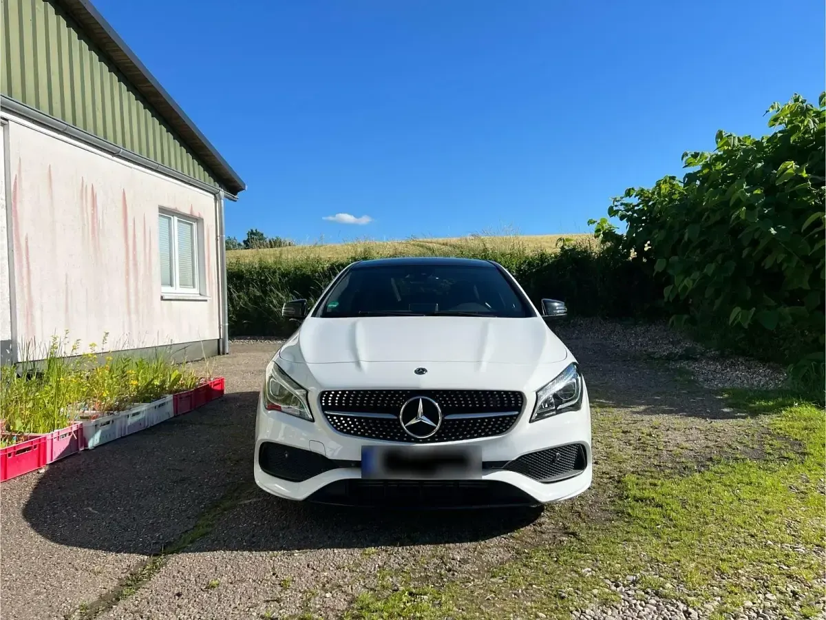 Gebraucht Mercedes CLA180 AMG line 122 PS (89 kW) 2018 Weiß Coupé
