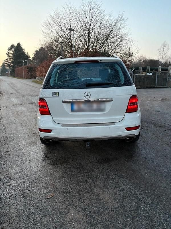 Gebraucht Mercedes ML350 272 PS (200 kW) 2010 Weiß SUV