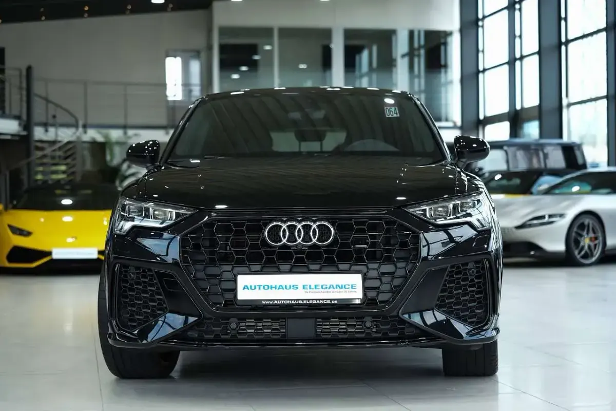 Gebraucht Audi RS Q3 400 PS (294 kW) 2023 Mythosschwarz metallic SUV