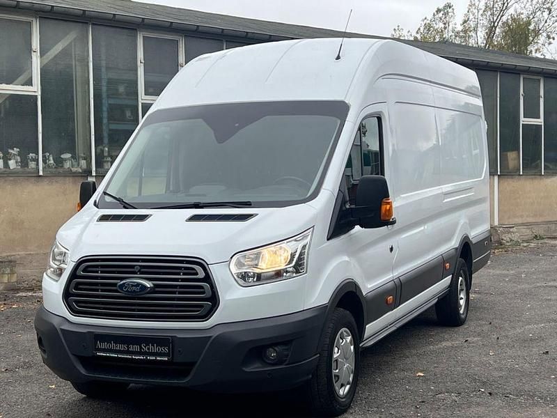 Gebraucht Ford Transit Trend 131 PS (96 kW) 2019 Weiß Van / Kleinbus