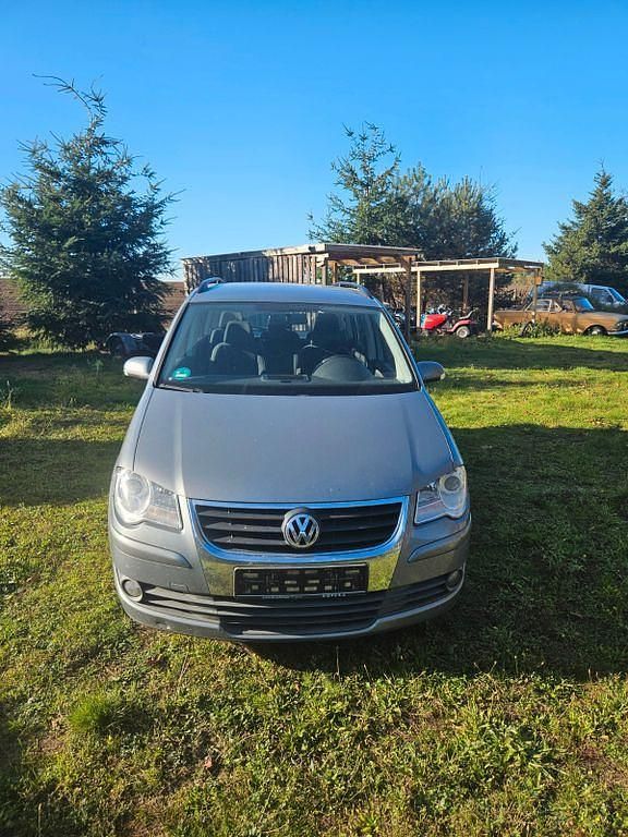 Grau Gebraucht 2007 VW Touran Trendline Van / Kleinbus | 4.249 € (Fairer Preis) - Bild 1/4