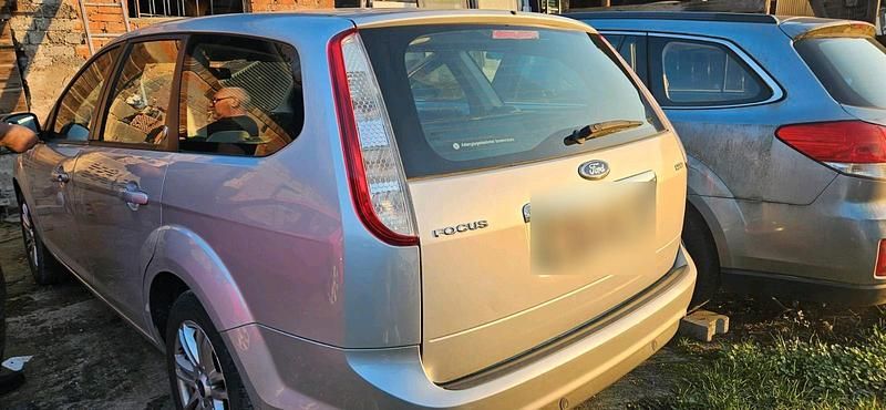 Gebraucht Ford Focus 110 PS (80 kW) 2009 Silber Kombi