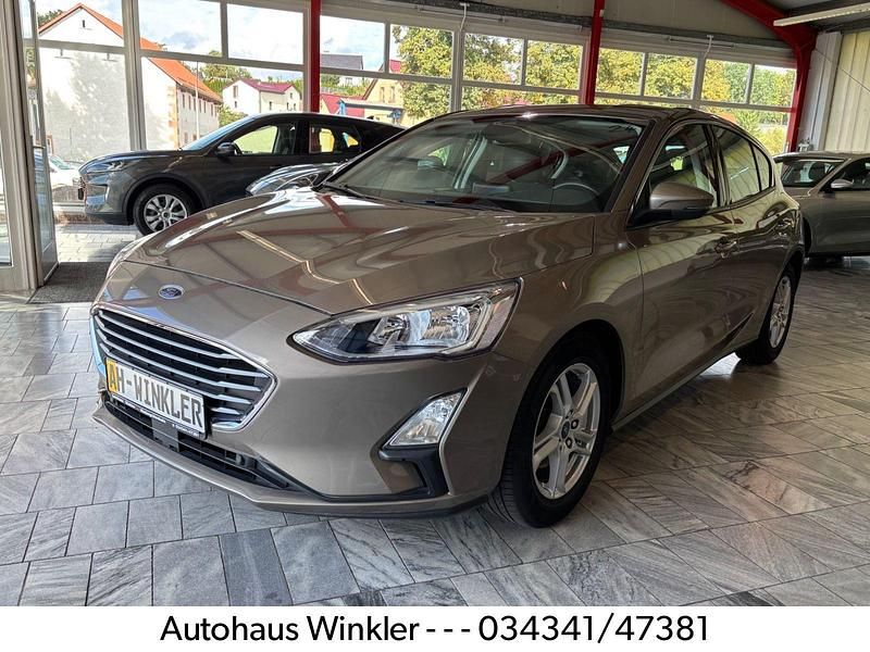 Gebraucht Ford Focus Cool & Connect 101 PS (74 kW) 2019 Beige Limousine