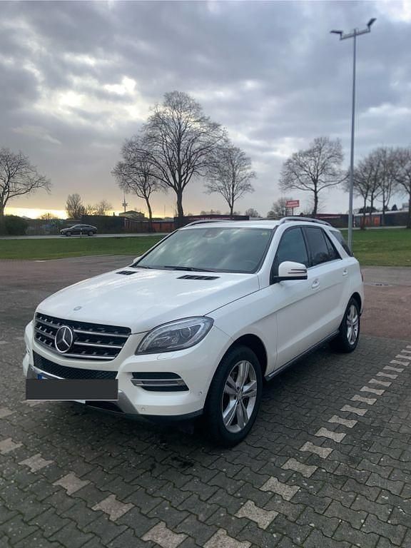 Gebraucht Mercedes ML350 258 PS (189 kW) 2013 Weiß SUV