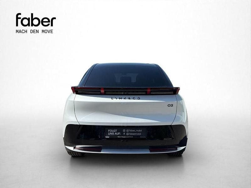 Second-hand Lynk & Co 02 200 kW (272 CP) 2026 Alb SUV