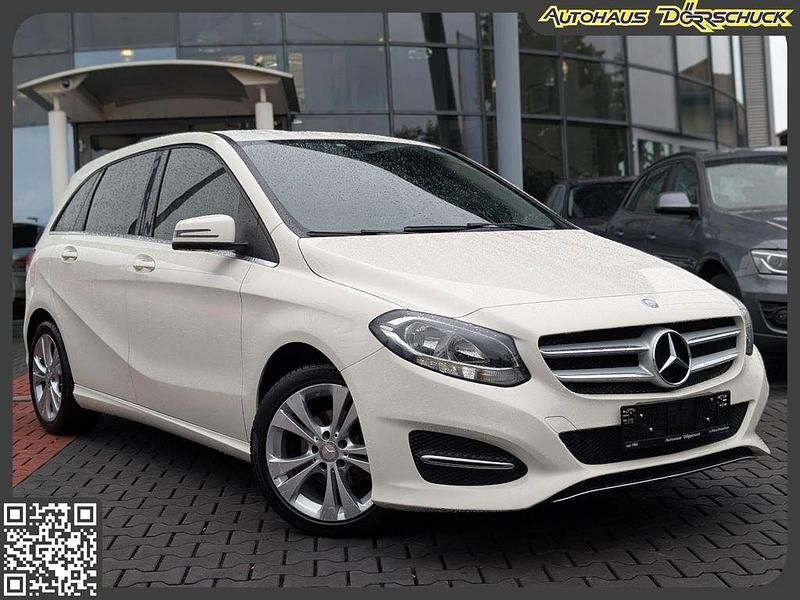 Weiß Gebraucht 2015 Mercedes B180 Van / Kleinbus | 13.490 € (Fairer Preis) - Bild 1/4
