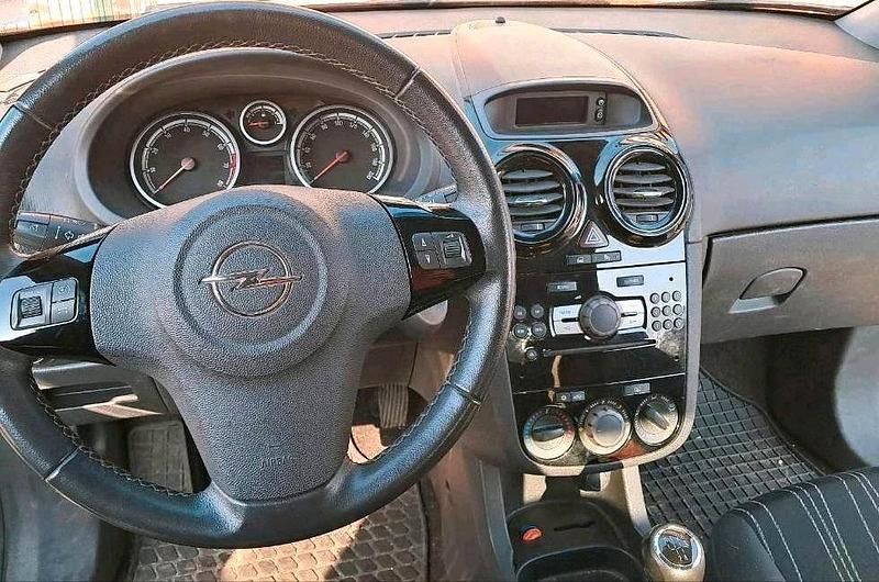 Gebraucht Opel Corsa Edition 87 PS (63 kW) 2010 Schwarz Kleinwagen