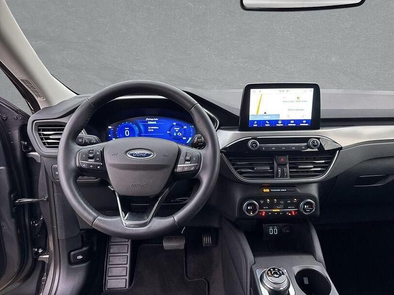 Gebraucht Ford Kuga Titanium 152 PS (111 kW) 2021 Lackierung (metallic) SUV