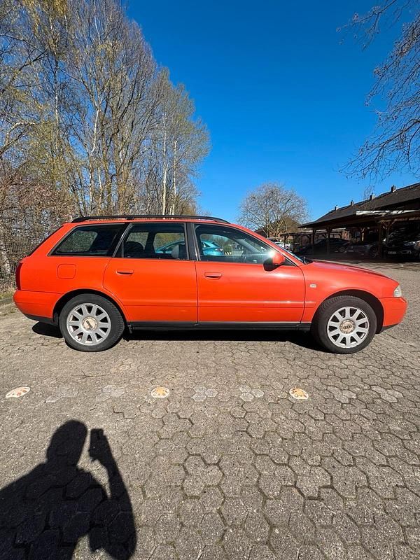 Gebraucht Audi A4 102 PS (75 kW) 2001 Rot Kombi