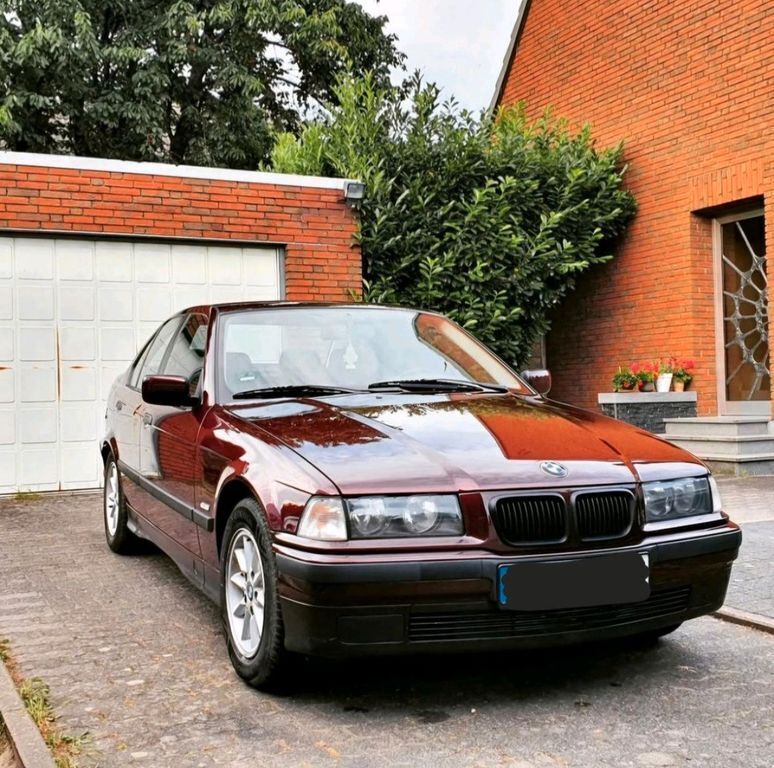 Rot Gebraucht 1997 BMW 316 Limousine | 3.200 € (Fairer Preis) - Bild 1/4