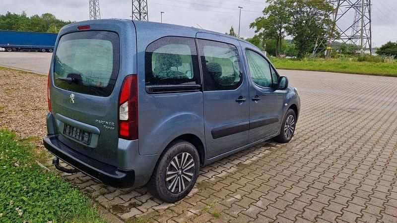 Gebraucht Peugeot Partner Tepee Active 92 PS (67 kW) 2013 Grau Van / Kleinbus