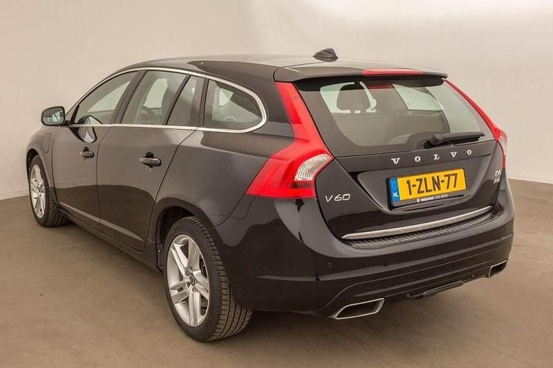 Gebraucht Volvo V60 215 PS (158 kW) 2015 Schwarz Kombi