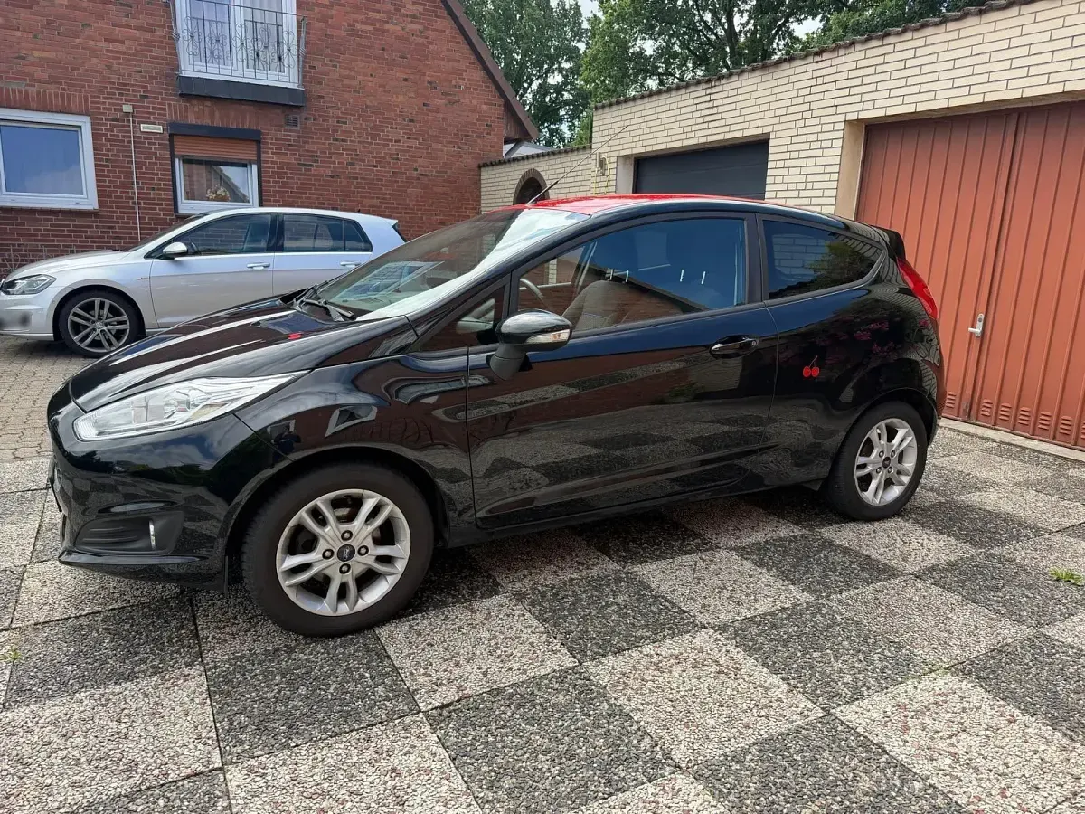 Gebraucht Ford Fiesta 60 PS (44 kW) 2016 Schwarz Kleinwagen
