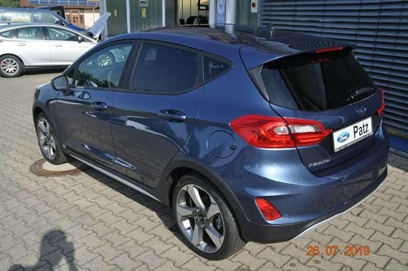 Gebraucht Ford Fiesta Active 125 PS (91 kW) 2019 Blau metallic Kleinwagen