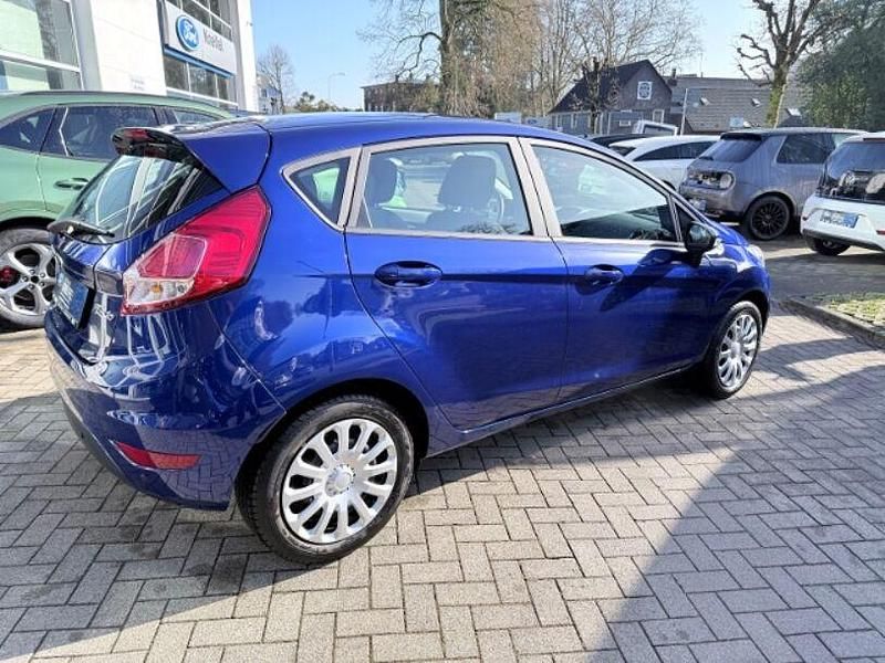 Gebraucht Ford Fiesta Trend 82 PS (60 kW) 2016 Blau Kleinwagen