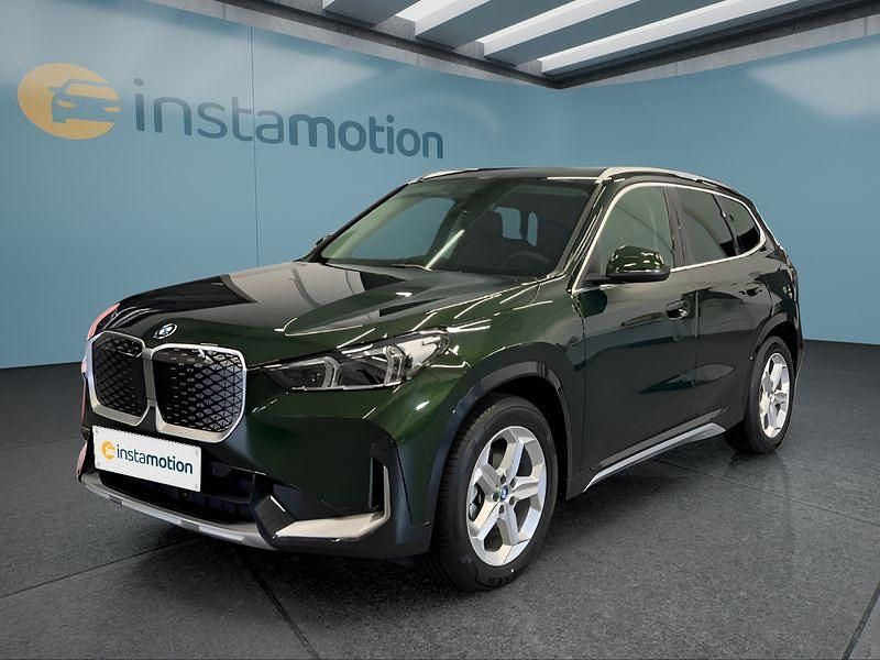 Grün Gebraucht 2024 BMW iX1 SUV | 47.699 € - Bild 1/4