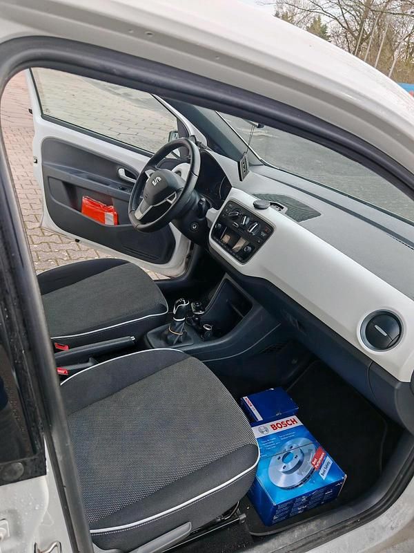 Gebraucht Seat Mii Chic 75 PS (55 kW) 2019 Weiß Kleinwagen