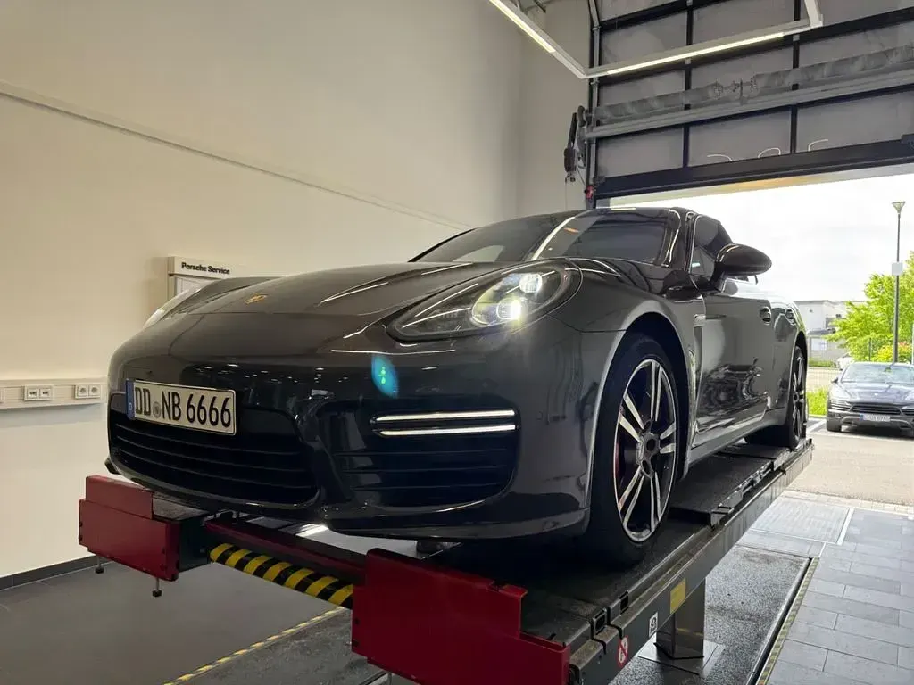 Gebraucht Porsche Panamera GTS 441 PS (324 kW) 2014 Braun Limousine